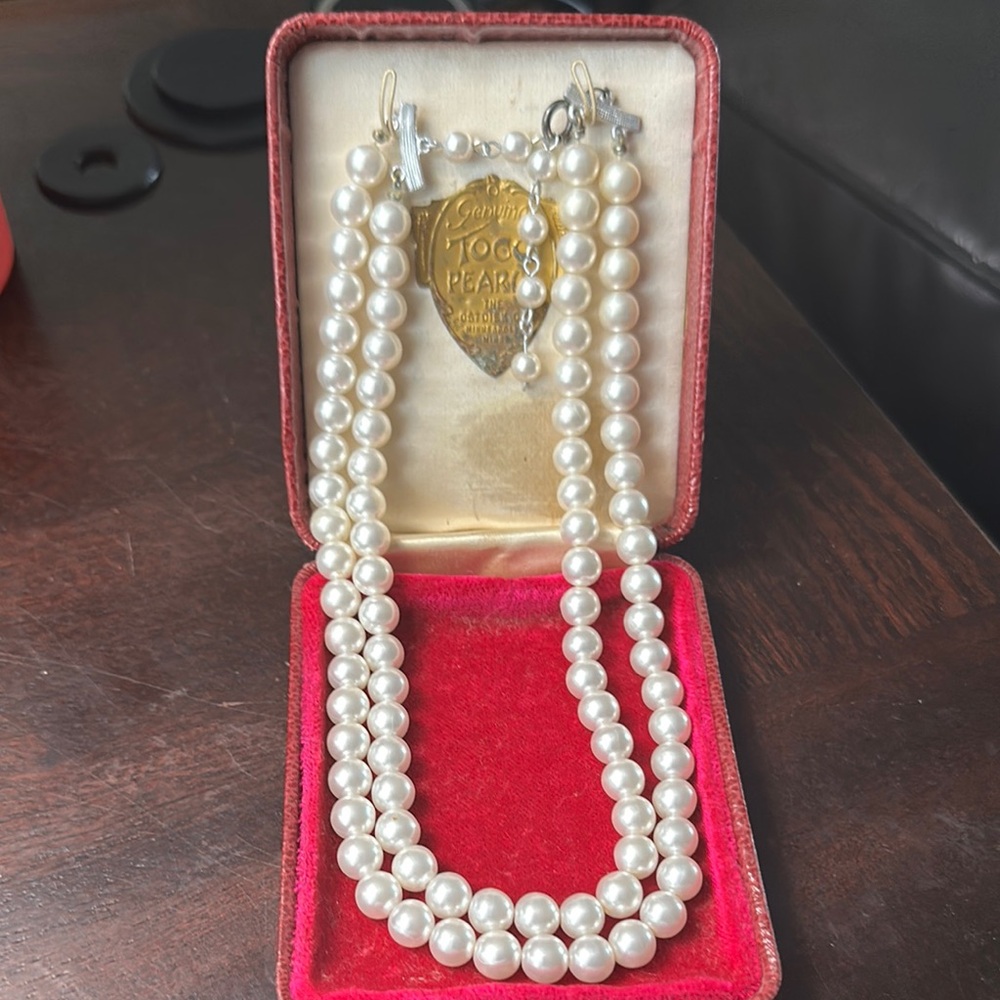 Elegant Pearl Necklace